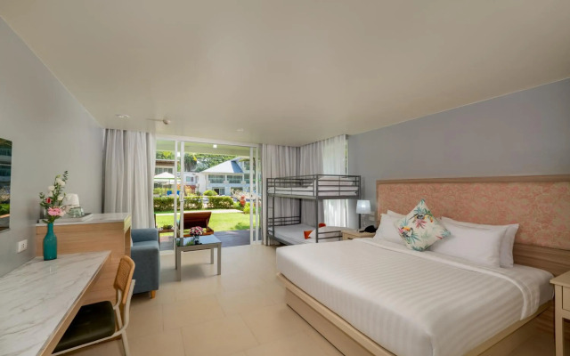 The Briza Beach Resort Khaolak