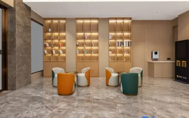 Wuyi Jinyue Hotel (Hushan Square Branch, Wenquan Road)