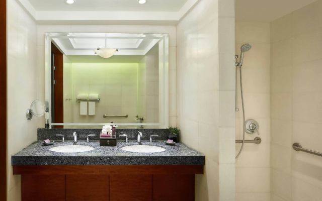 Отель The Nile Ritz-Carlton Cairo