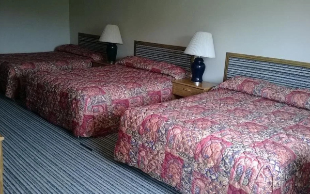 Silver Sands Motel