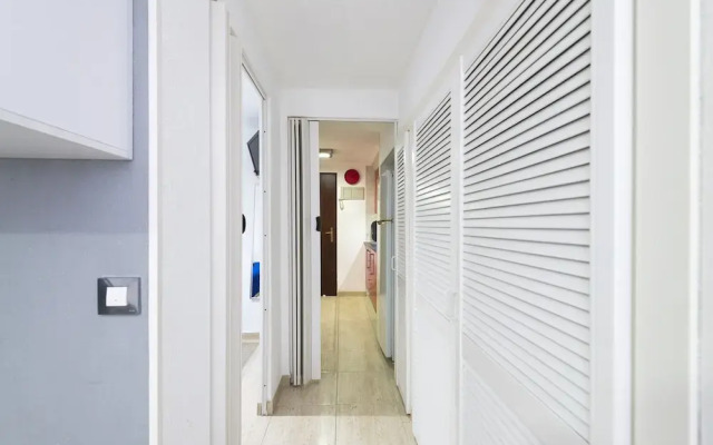 Sunny Coastal Retreat for 4