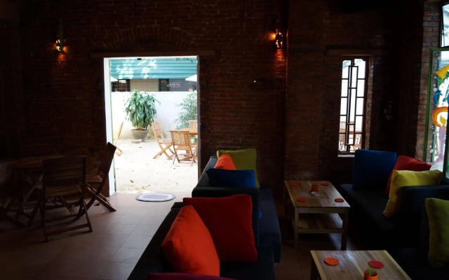 Oasis Bar and Hostel