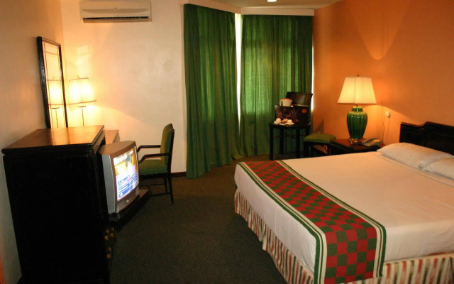 CentrePoint Hotel