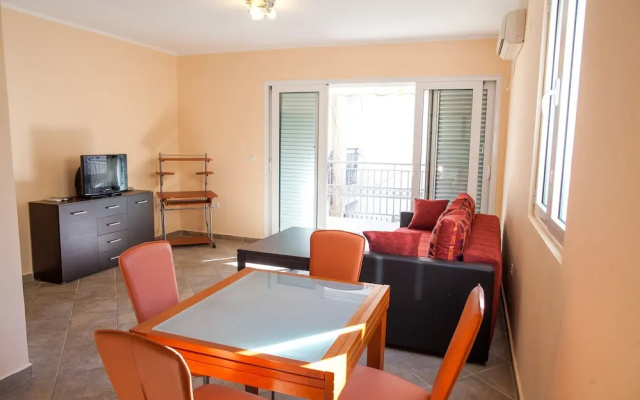 Lira Apartment