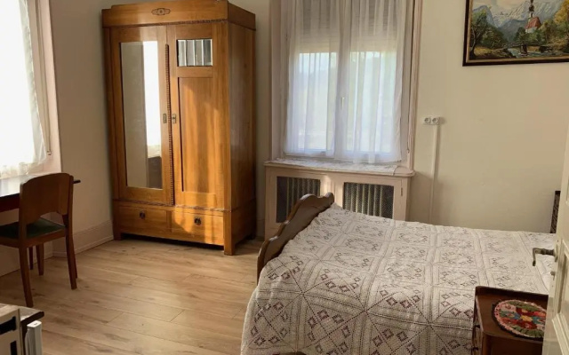 Chambre Gentiane 2 a 3 Personnes Wifi Sdb Partagee