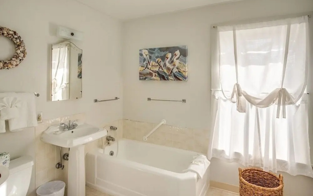 Surfers Paradise 4 Bedroom Home