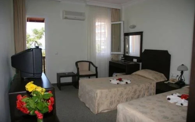 Lonicera Garden Hotel (ex. Lonicera Kosdere)