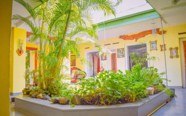 Shammie Guest House
