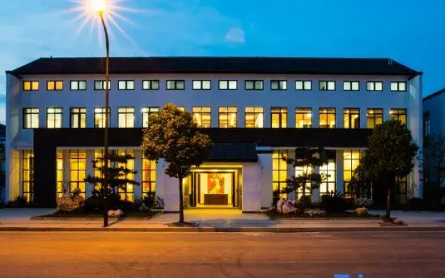 Yiyezhou • Riverside Art Boutique Hotel