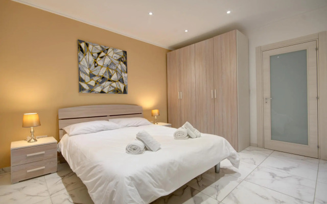 ★ Enjoy Beach & Sea Views in a Modern 3 BR APT ★