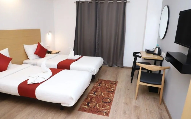 Hotel Aarkay Palace