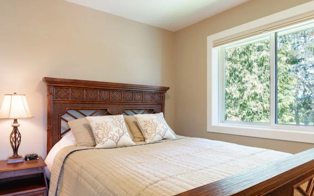Mutiny Bay Ocean Breeze Retreat by Avantstay