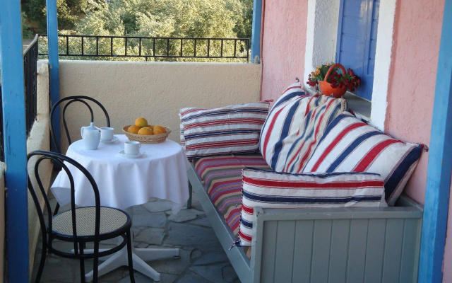 Maria-Flora Apartments