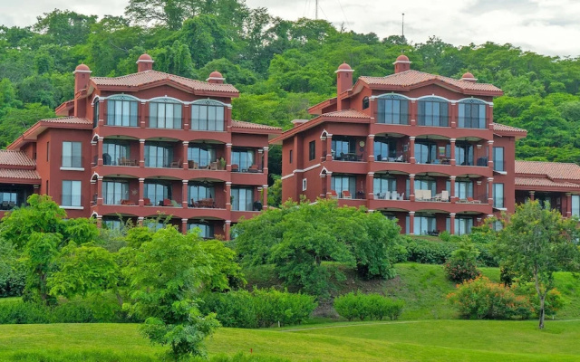 Peek-a-Boo Ocean view Condo at Reserva Conchal