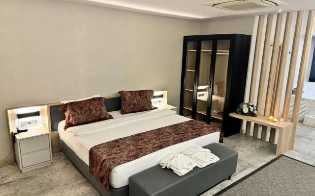 Life Point Hotel