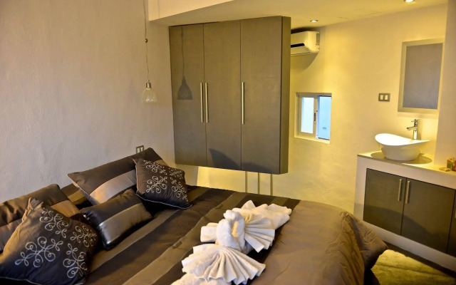 Lory House