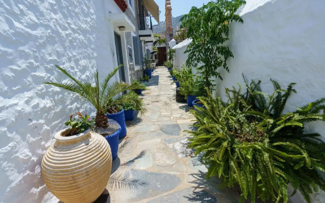 LIVIN HYDRA 1 -Luxury Apartments