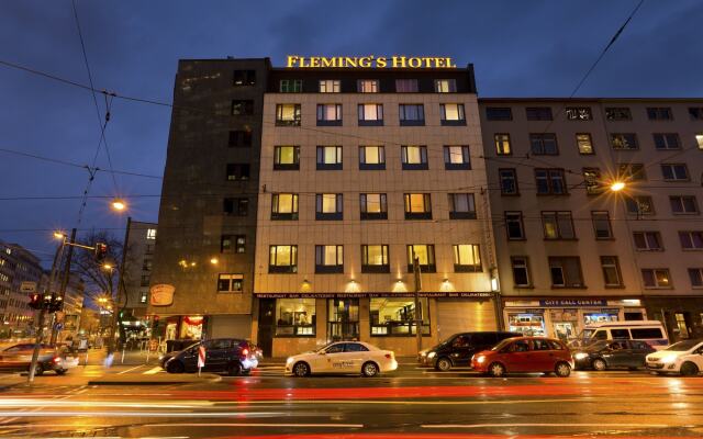 Fleming's Hotel Frankfurt-Messe вид на фасад