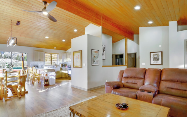 Walk to Cabriolet Lift! 3,600-sq-ft Family Home