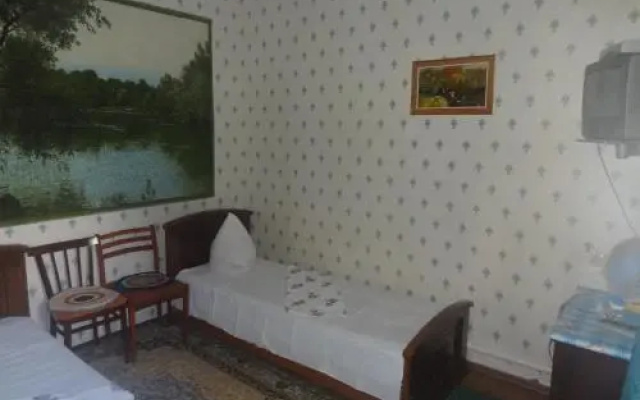 Guest House on Plodovaya 2