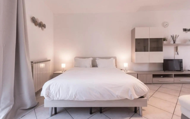 Cozy Sorrento Studio