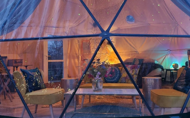 Romantic Lakeview Dome