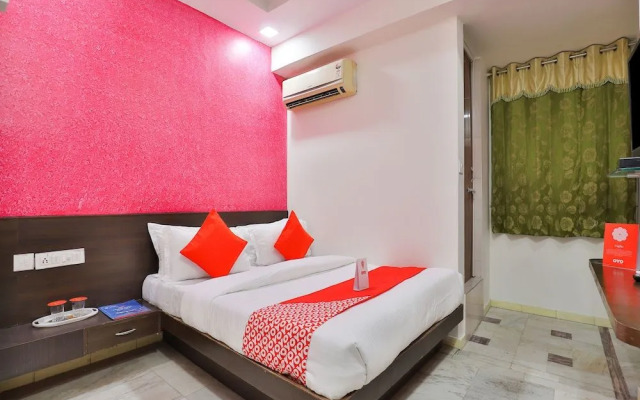 OYO 15581 Hotel Rajshree
