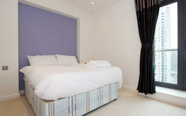 Discovery Dock Apartments East by Primestay London