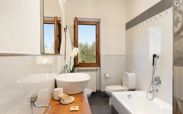 Renovated Farmhouse Near Florence
