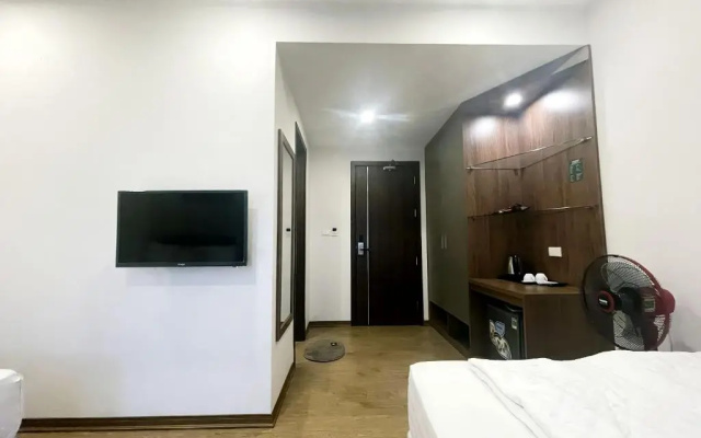 1986's Hotel