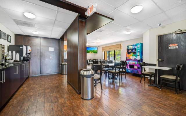 Wingate by Wyndham Leesburg Florida