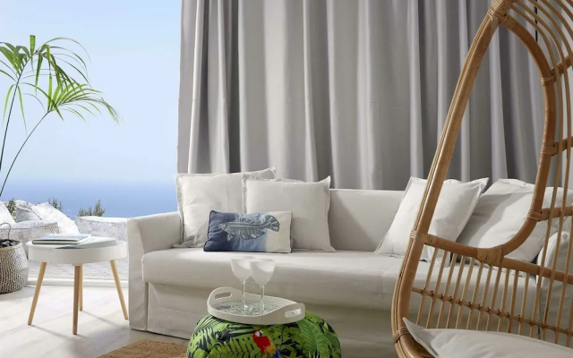 Villa in Agia Pelagia With Pool & Sea Views