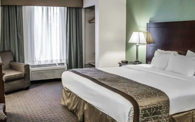 Copley Inn & Suites By OYO Akron OH