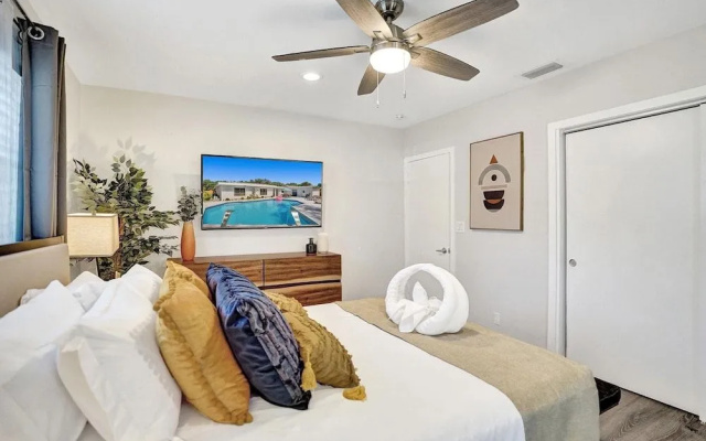 7 Br Home with Pool Gameroom & Soccer