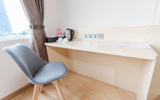7 Days Premium Hotel