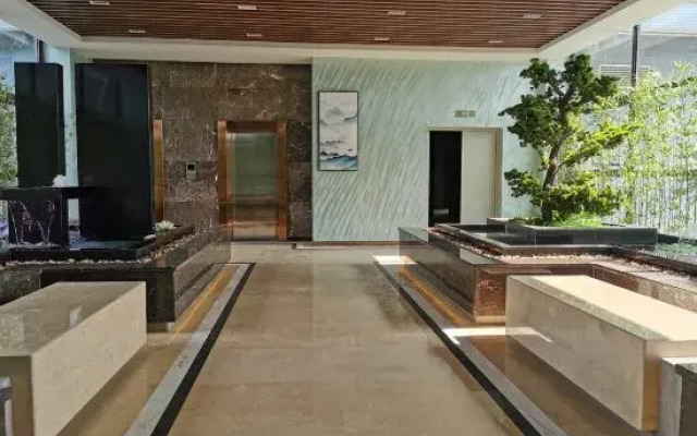 Mousi Light Luxury Hotel