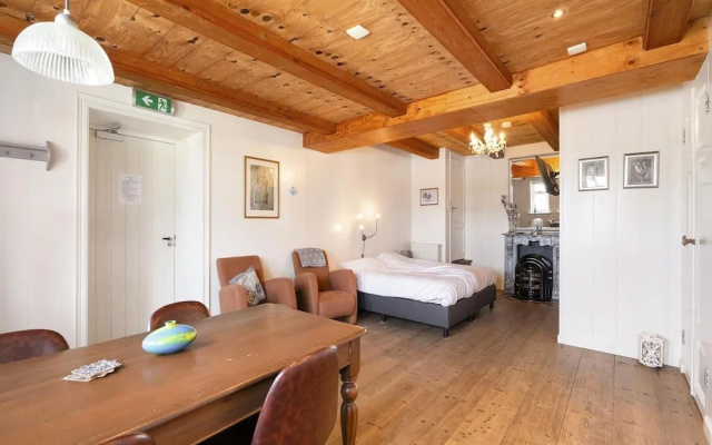 Authentic Apartment Near Schagen