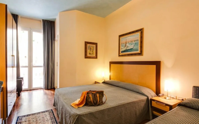 Hotel Aris