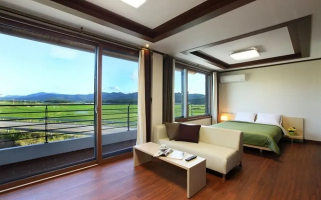 Gyeongju Bomunnamchon Pension(경주 보문남촌펜션)