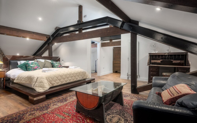 The Mayflower Suite