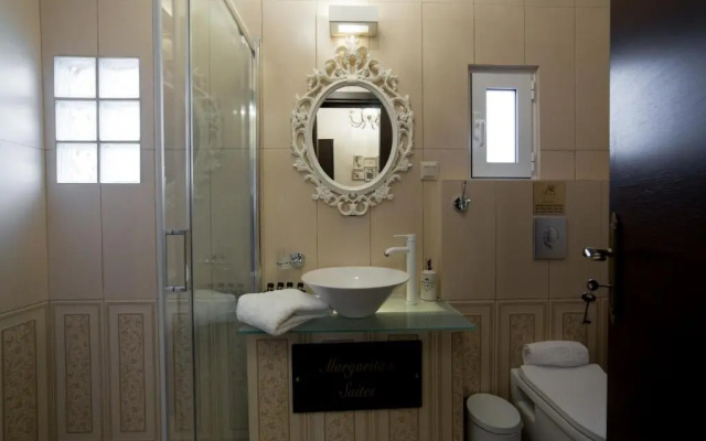 Margarita'S Suites