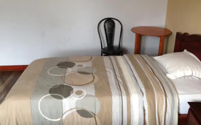 Hostal Alvanos