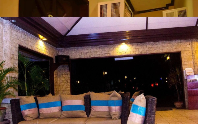 Estaca bay Garden Resort
