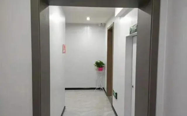 Beizhen Hongyunyuan Cinema Hotel