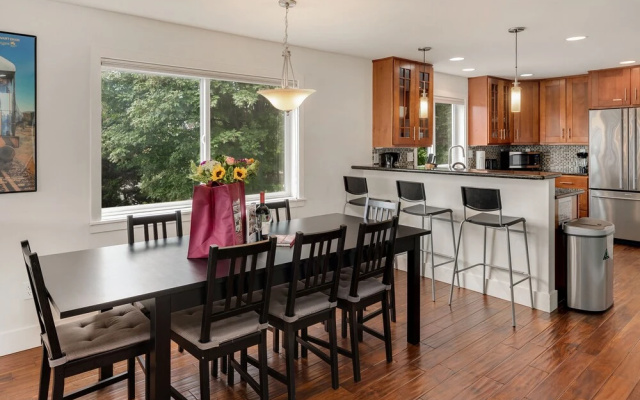 Seattle Vacation Home: The Depot
