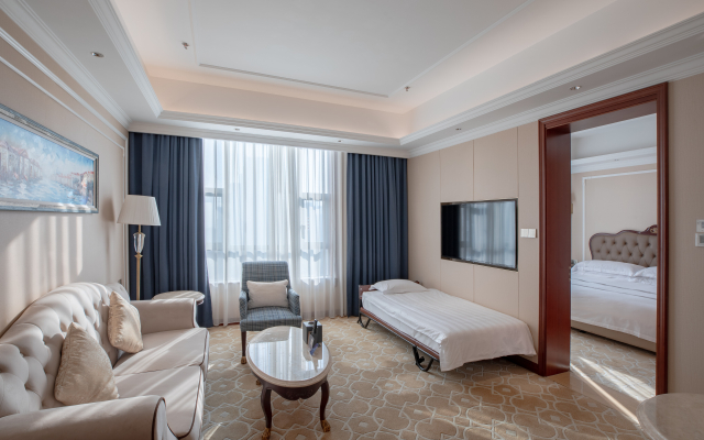 Hotel Indigo Shenzhen Overseas Chinese Town by IHG