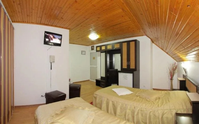 Villa Select