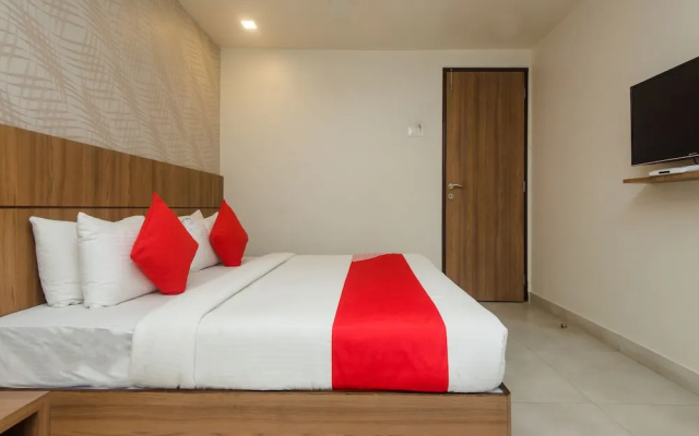 OYO 13857 Hotel Imperial