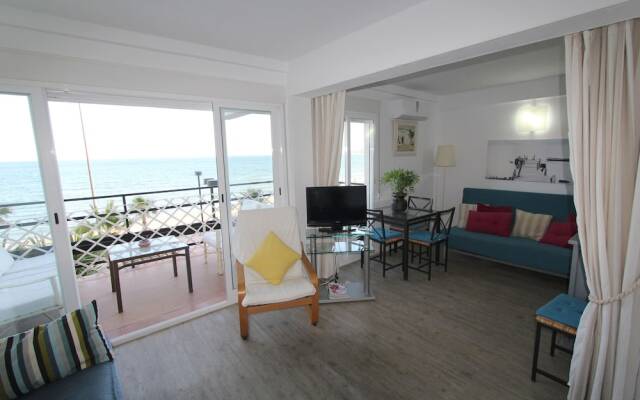 Отель Beachfront Bliss in Fuengirola Испания, Фуэнхирола - отзывы, цены и фото номеров - забронировать отель Beachfront Bliss in Fuengirola онлайн комната для гостей