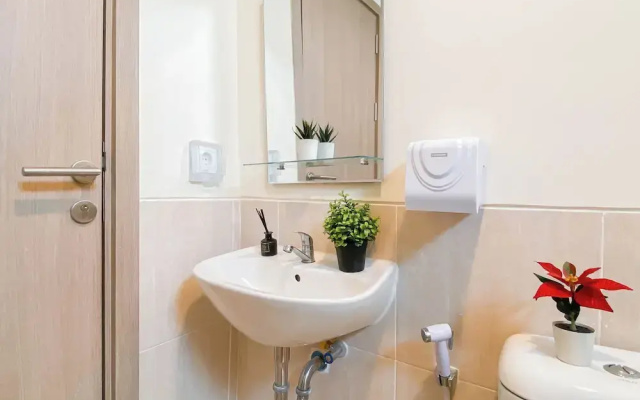 Simple And Bright 3Br At Meikarta Apartment